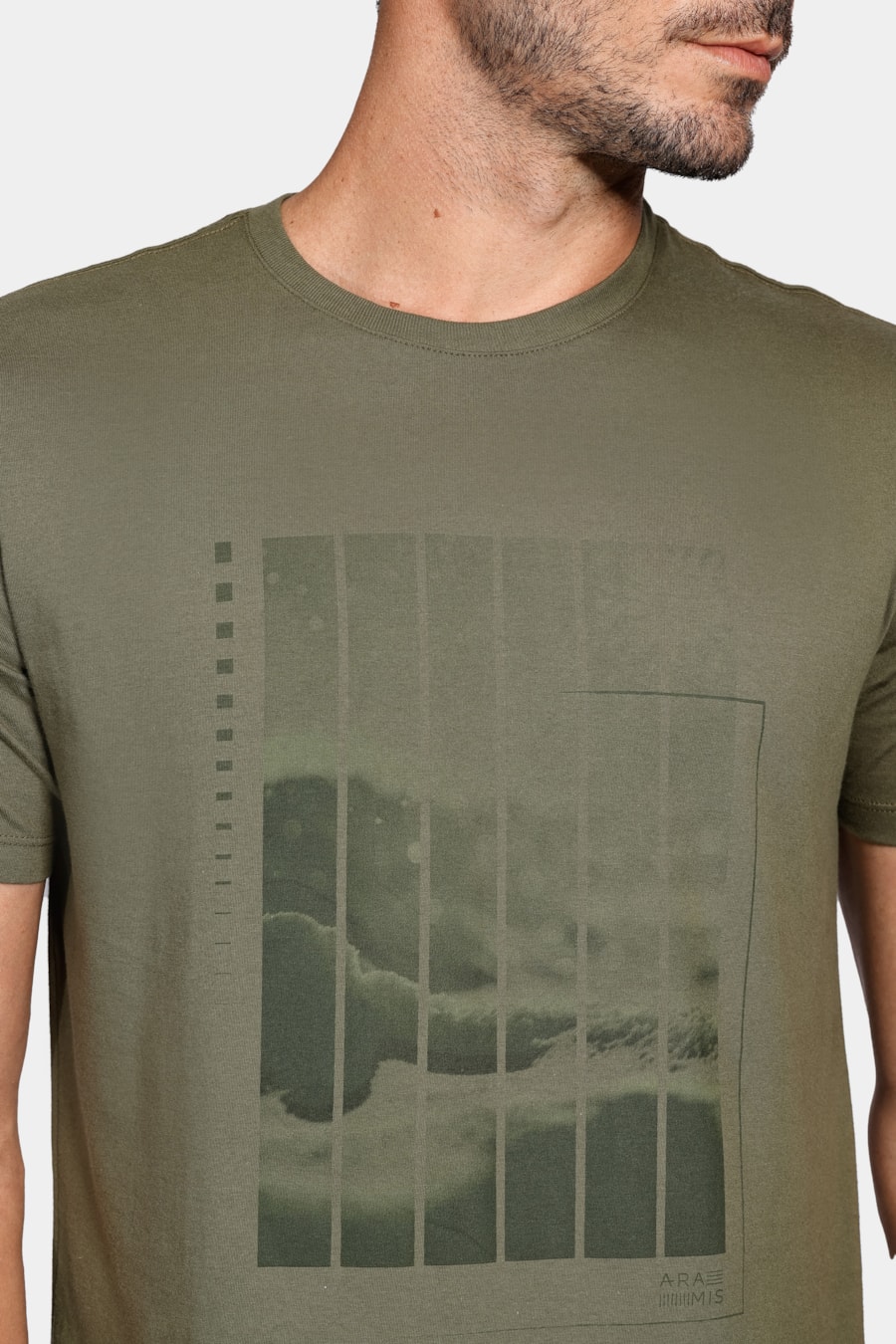 Camiseta Oceano Barcode Fotografia Verde Militar — foto 3 de 4