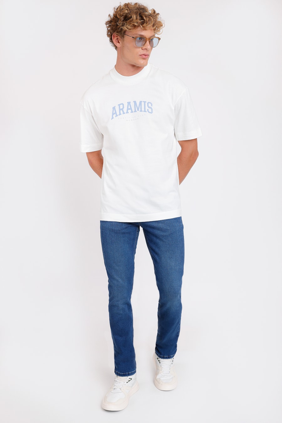 Camiseta Oversized Aramis College Off White — foto 2 de 4