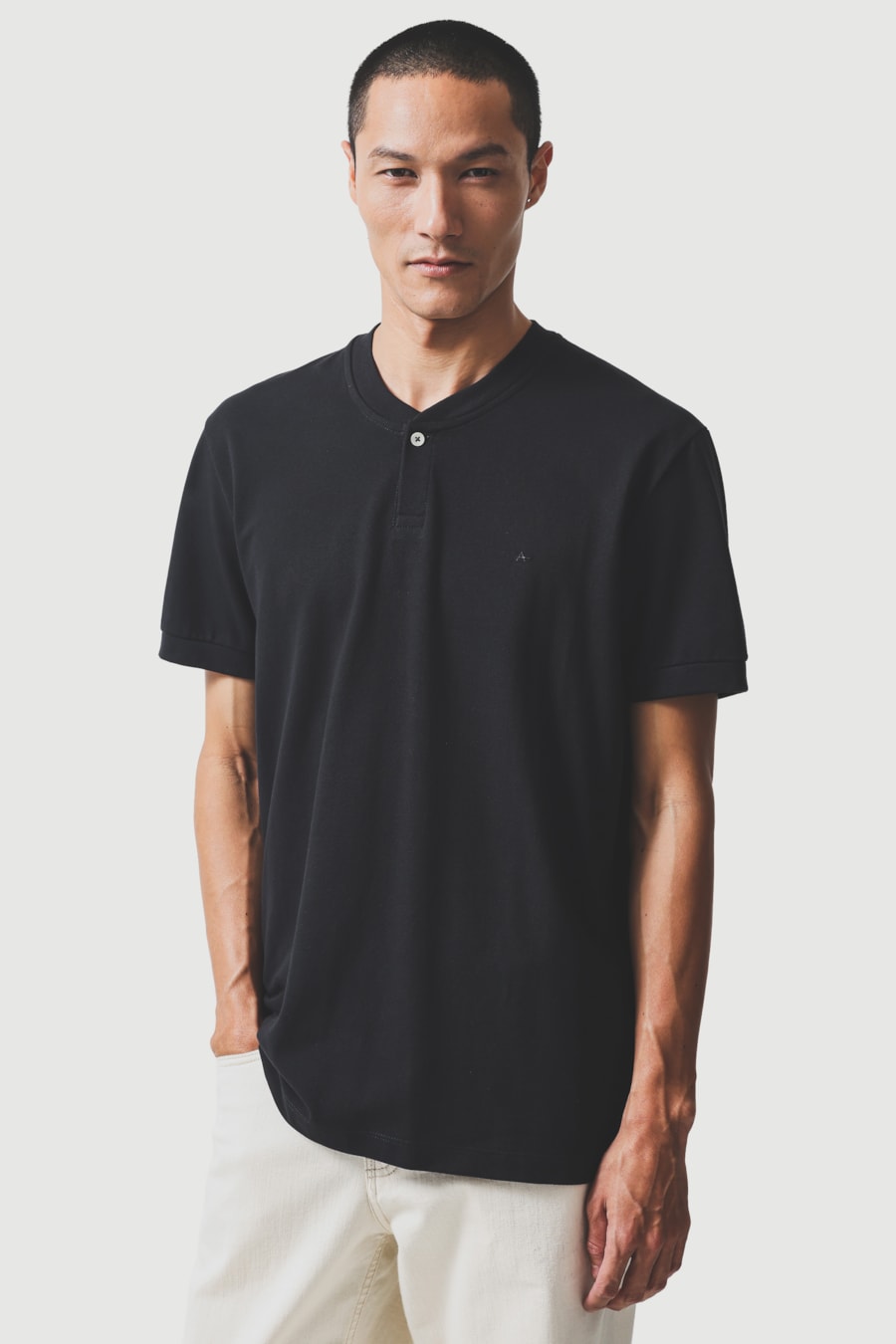 Camiseta Piquet Gola Portuguesa Preto — foto 1 de 5