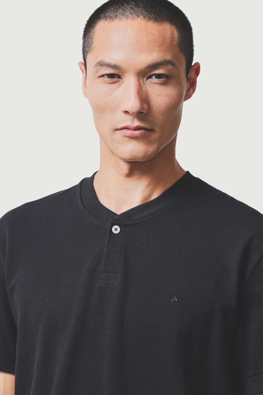 Camiseta Piquet Gola Portuguesa Preto — foto 3 de 5