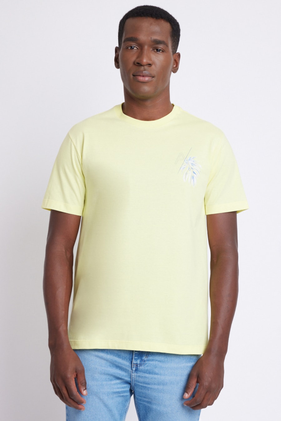 Camiseta Regular Com Estampa Monstera Citrus — foto 1 de 4