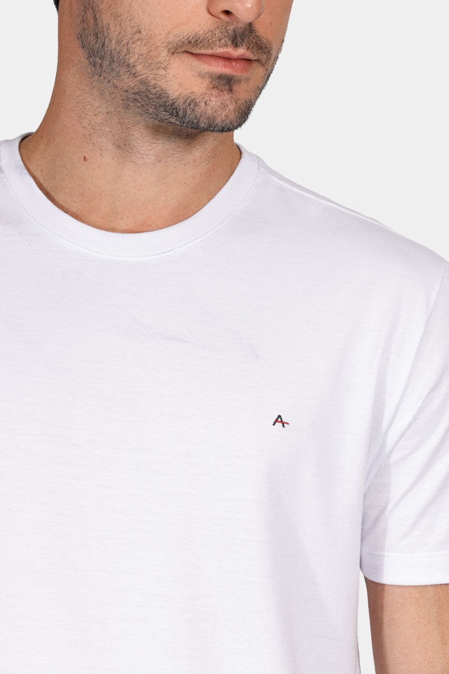 Camiseta Regular Manga Curta Maquinetada Branco — foto 3 de 4