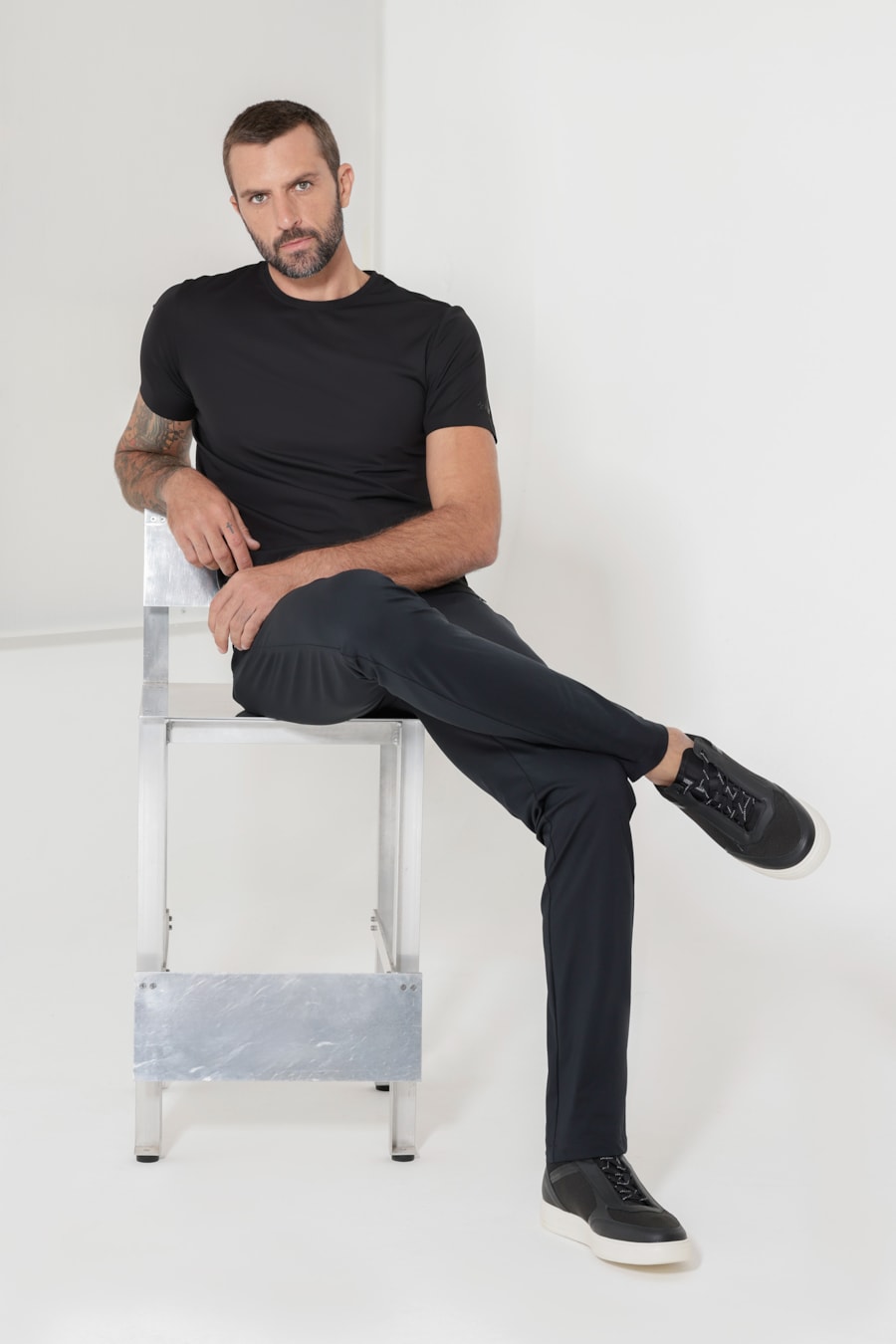 Camiseta Seamless Missão Impossível Preto — foto 2 de 5