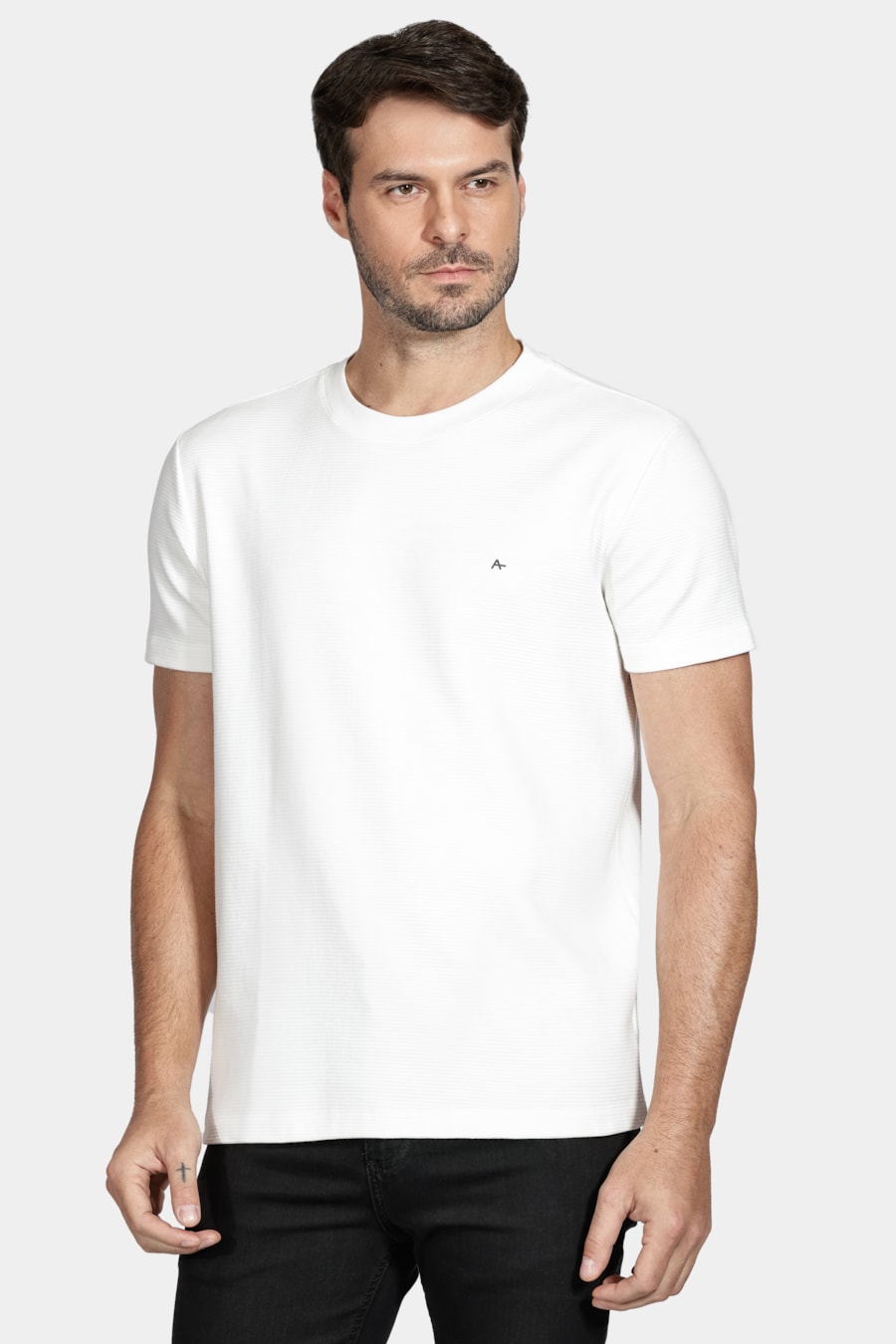 Camiseta Suedine Canelado Liso Aramis Off White — foto 1 de 4