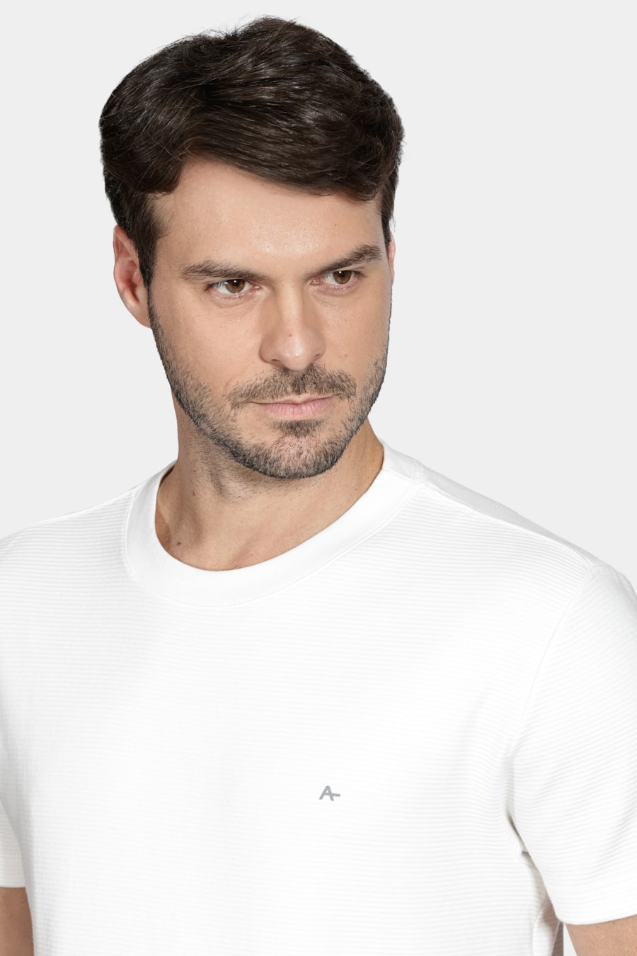 Camiseta Suedine Canelado Liso Aramis Off White — foto 3 de 4