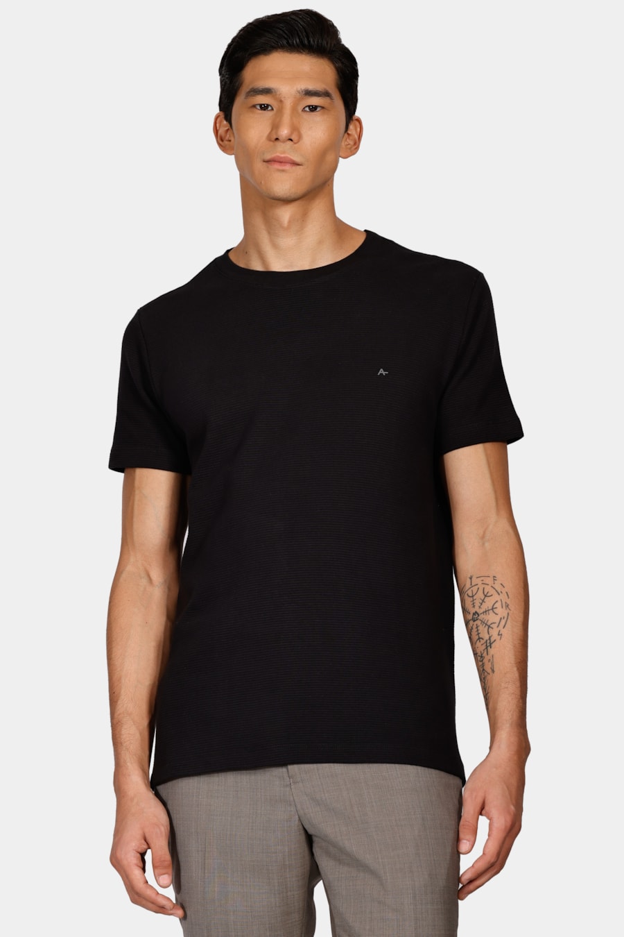 Camiseta Suedine Canelado Liso Aramis Preto — foto 1 de 4