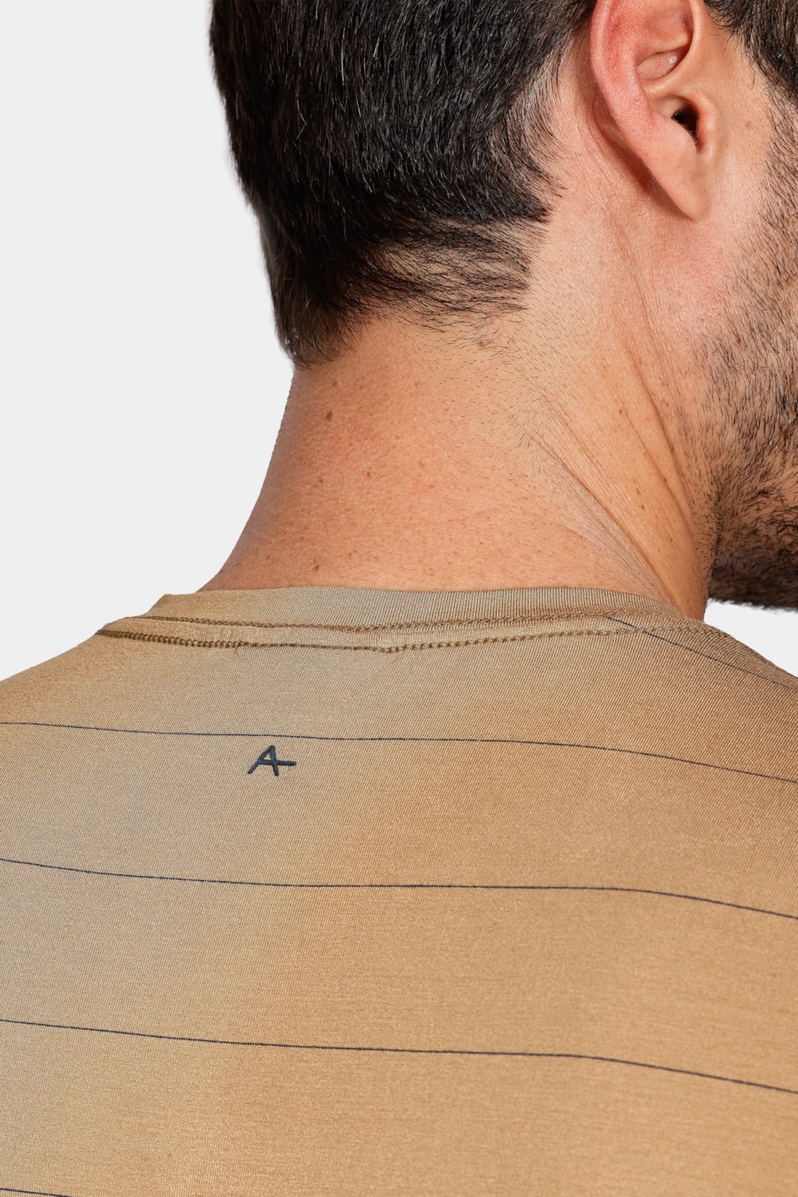 Camiseta Viscolycra Listra Fina Cáqui Natural — foto 4 de 5