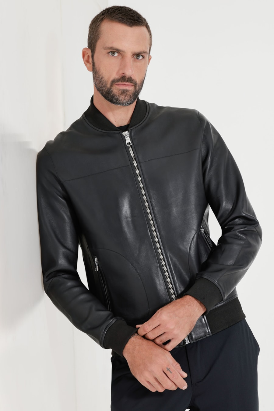 Jaqueta Bomber Couro Missão Impossível Preto — foto 1 de 6