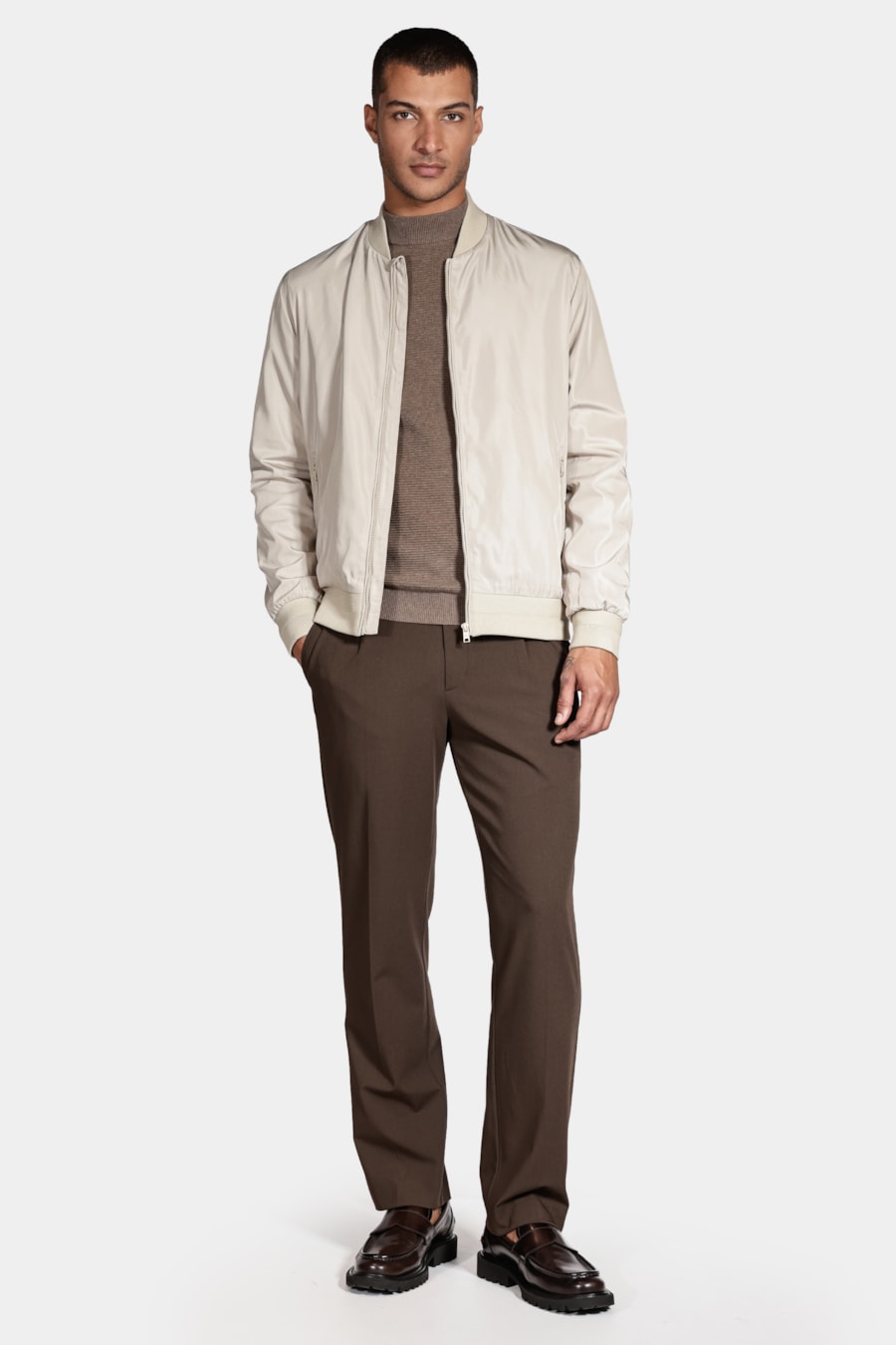 Jaqueta Bomber Nylon Liquid Repeller Cáqui — foto 2 de 6