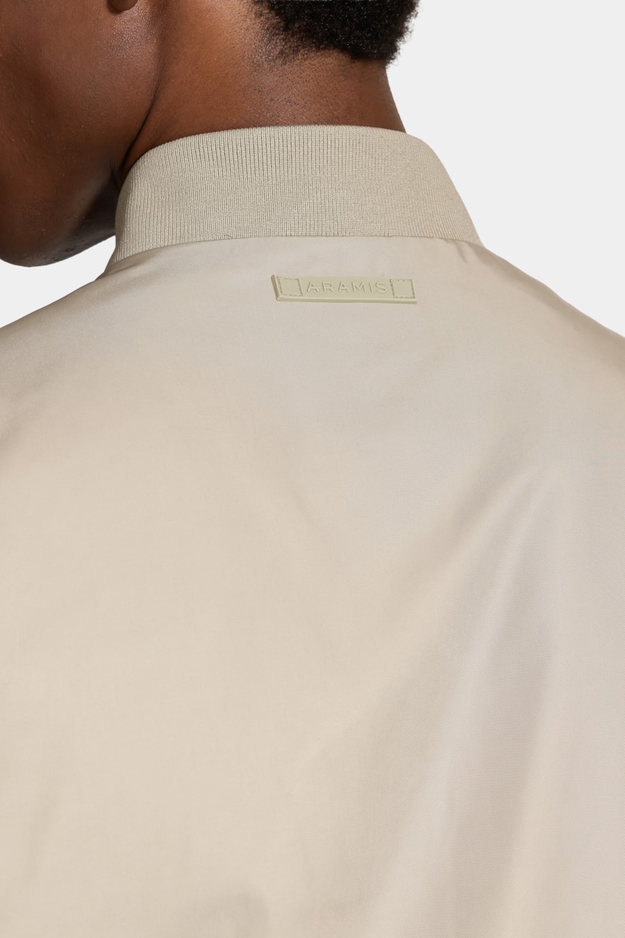 Jaqueta Bomber Nylon Liquid Repeller Fendi 117 — foto 5 de 7