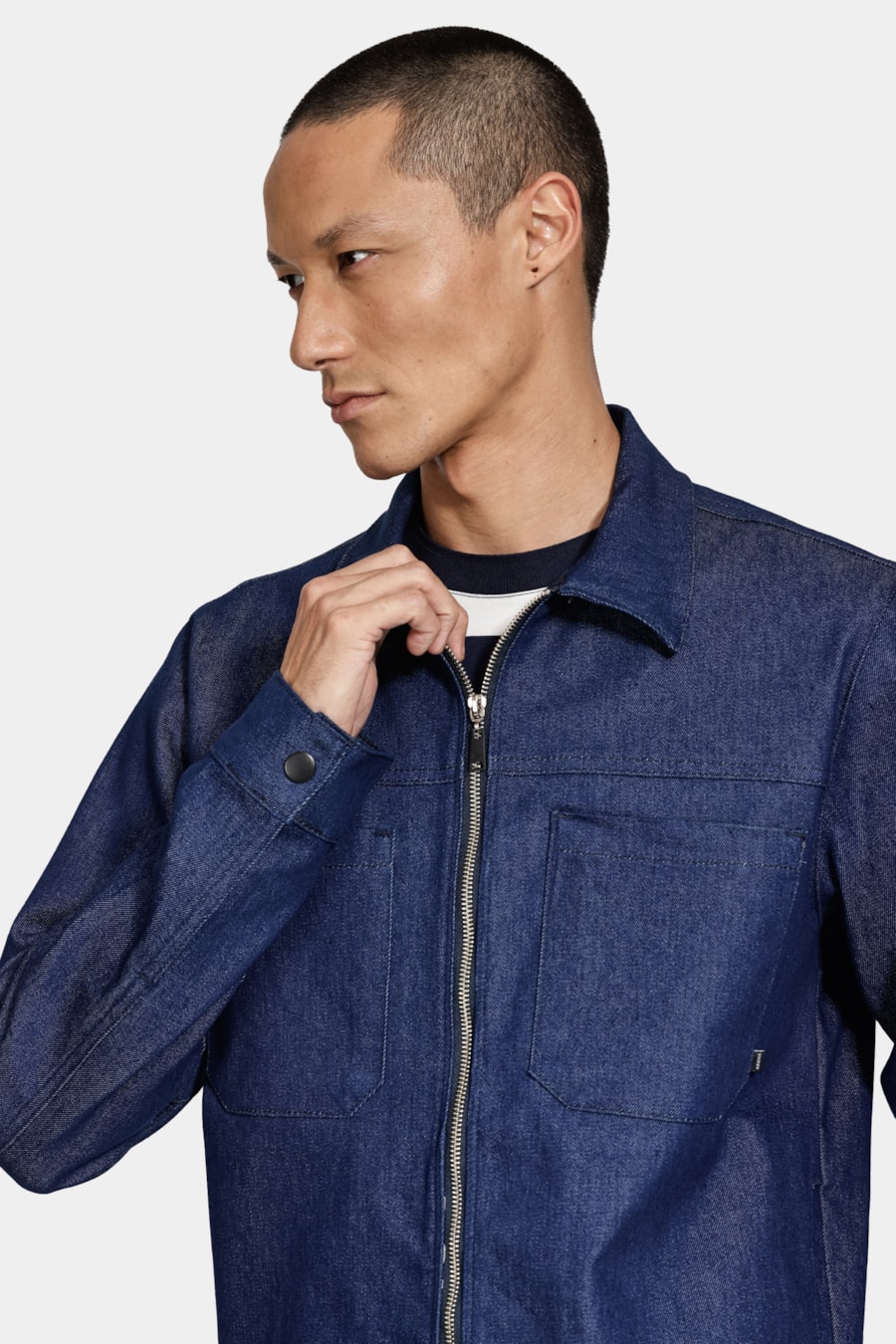 Jaqueta Jeans Com Zíper e Bolsos Azul Escuro — foto 3 de 5