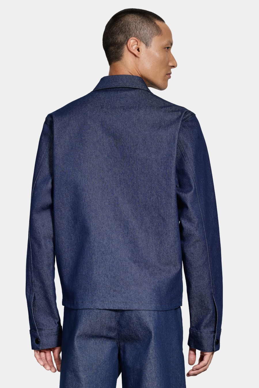 Jaqueta Jeans Com Zíper e Bolsos Azul Escuro — foto 4 de 5