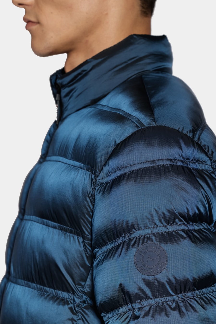 Jaqueta Puffer Rip Stop Liquid Repeller Azul Petroleo — foto 4 de 8