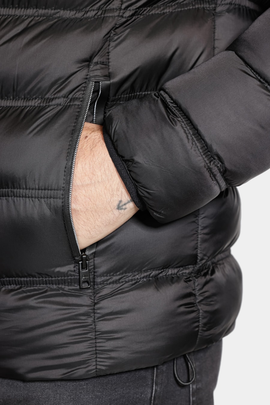 Jaqueta Puffer Rip Stop Liquid Repeller Preto — foto 5 de 10