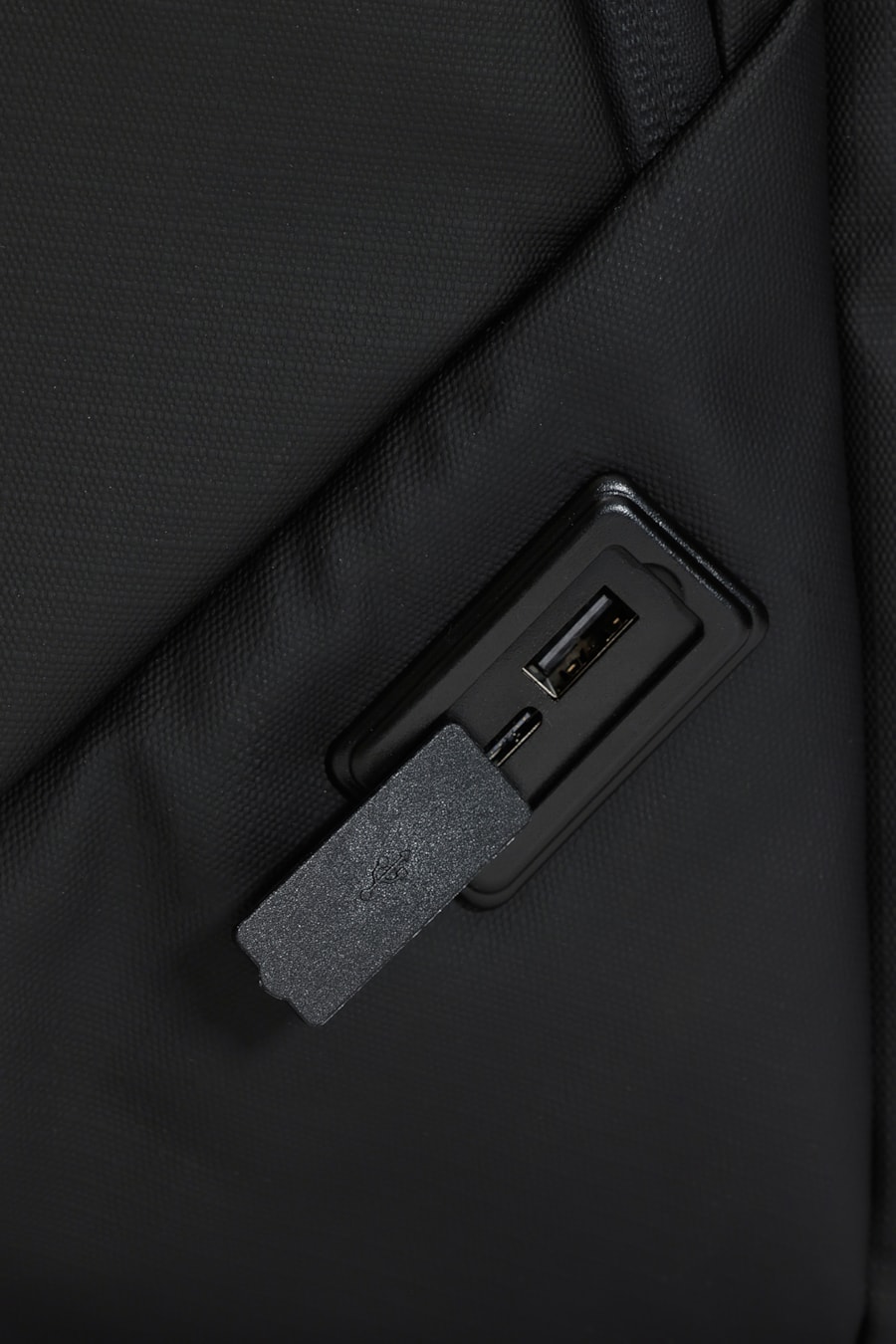 Mochila Everyday Com Usb Preto — foto 9 de 14