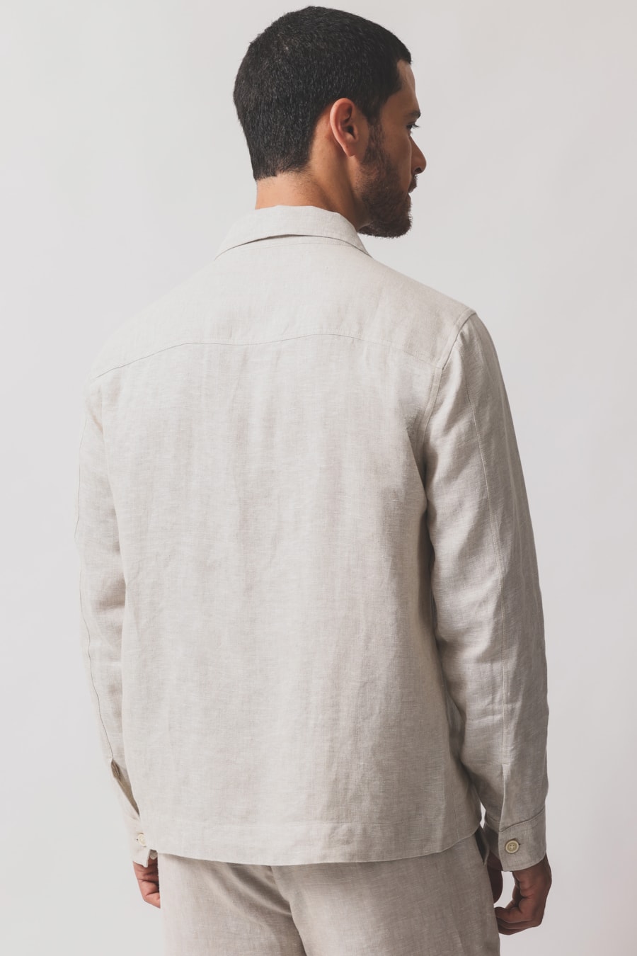 Overshirt Manga Longa Super Linho Dois Bolsos Natural — foto 4 de 6