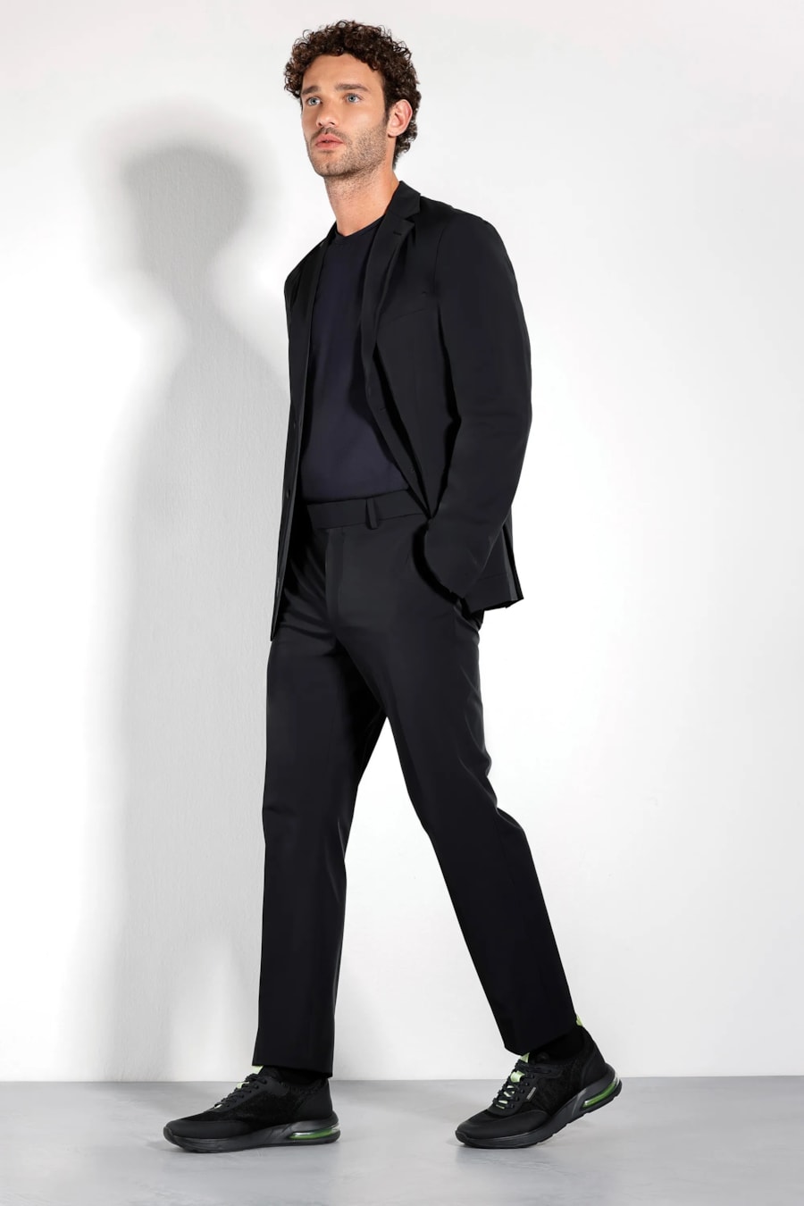 Paletó Tech Twill Super Slim Preto — foto 2 de 5