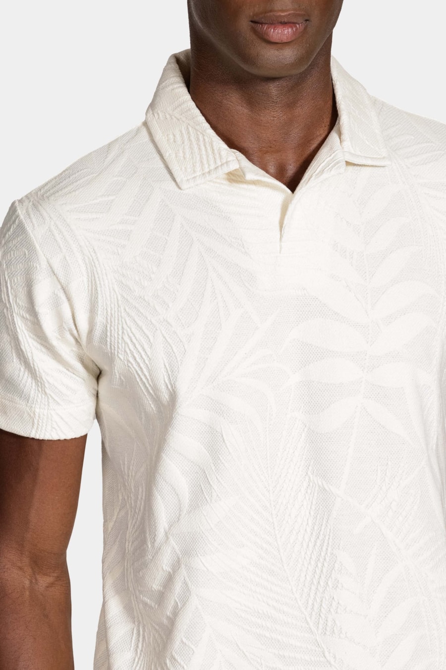 Polo Manga Curta Jacquard Folhagens Off White — foto 3 de 5