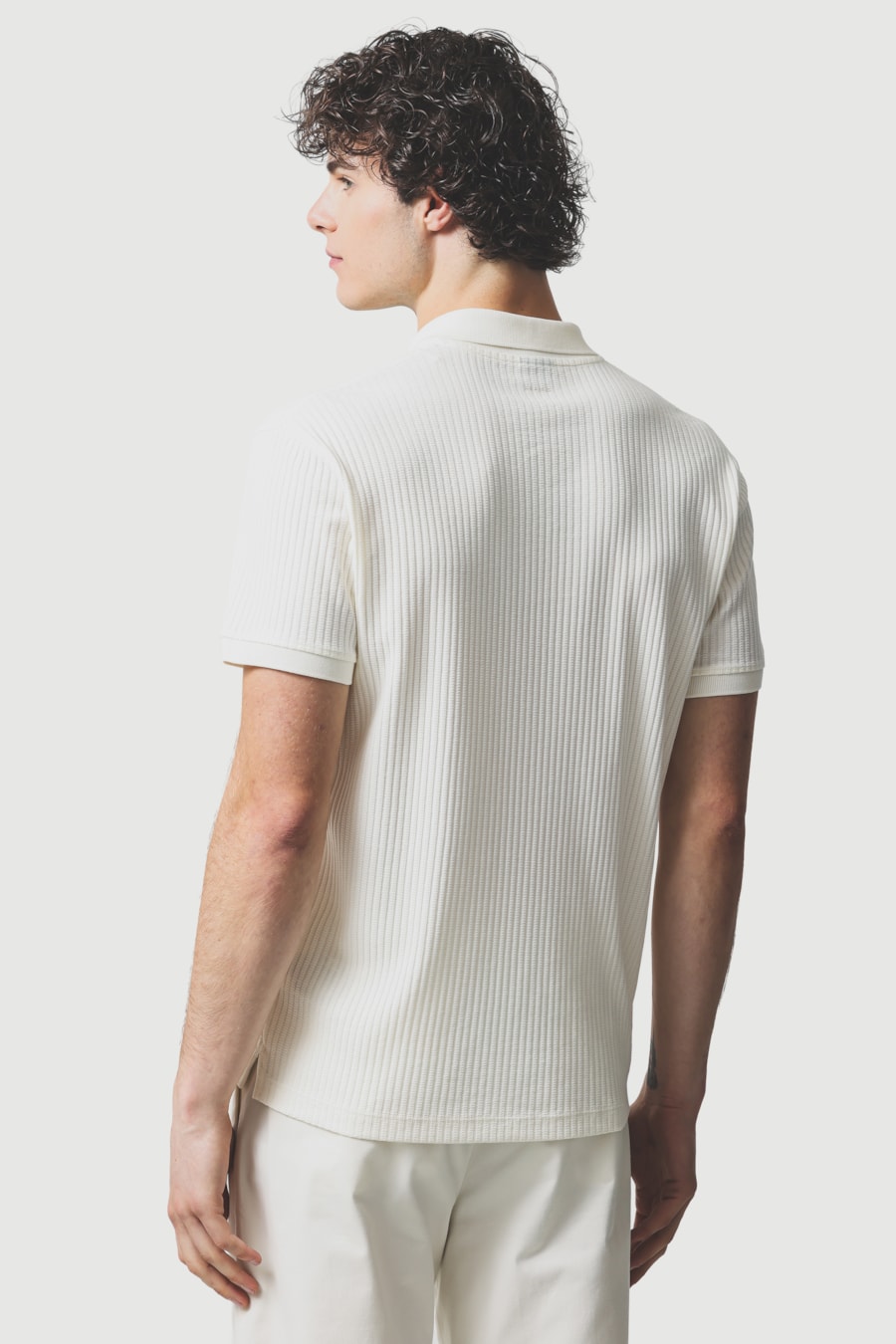 Polo Manga Curta Malha Texturizada Off White — foto 4 de 6