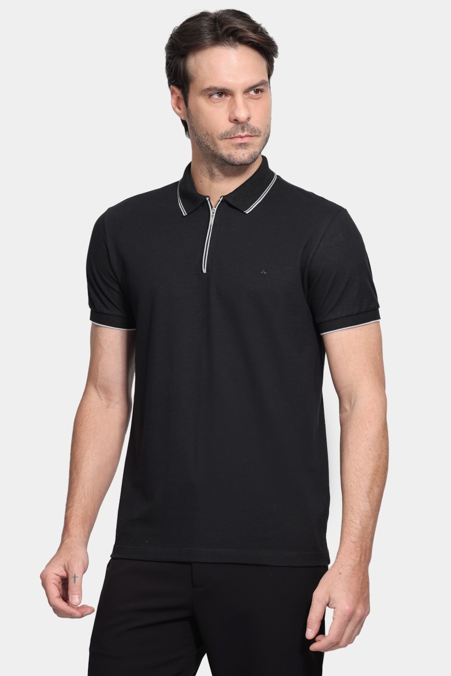 Polo Manga Curta Meio Ziper Gola Friso Preto — foto 1 de 5