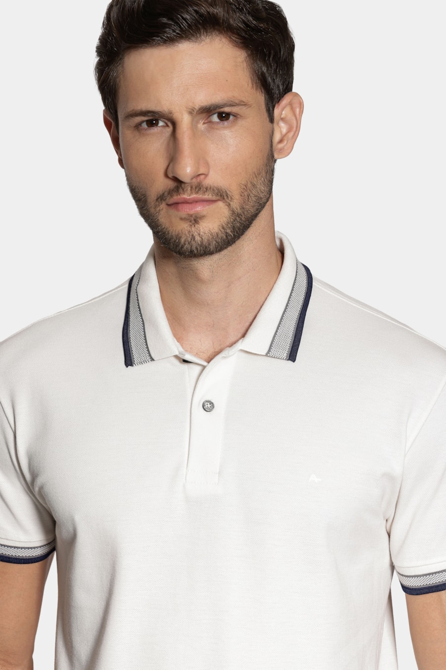Polo Manga Curta Piquet Gola Com Frisos Off White — foto 3 de 5