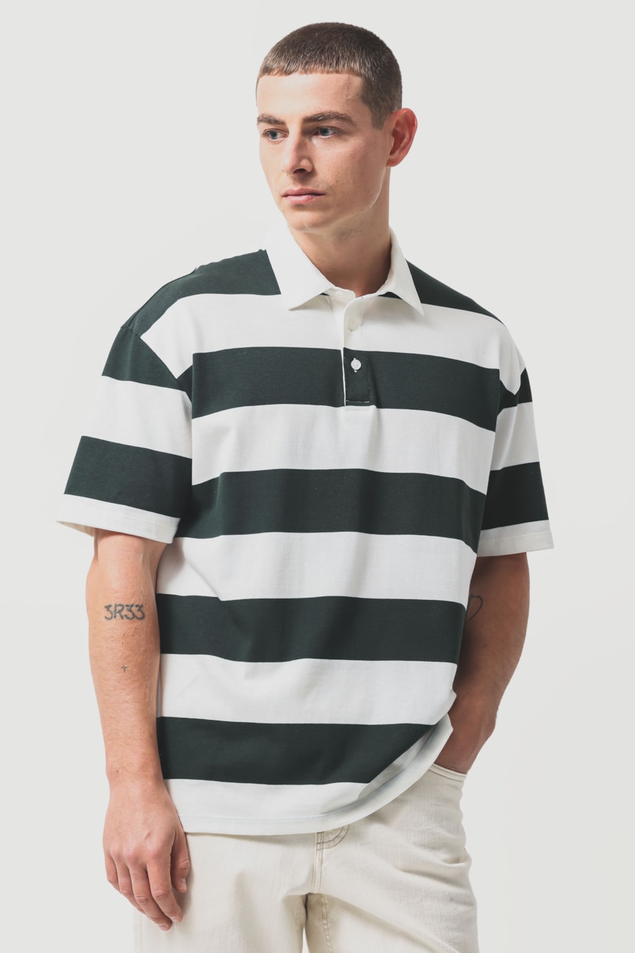 Polo Manga Curta Rugby Listrado Box Off White C/ Floresta 118 — foto 1 de 7