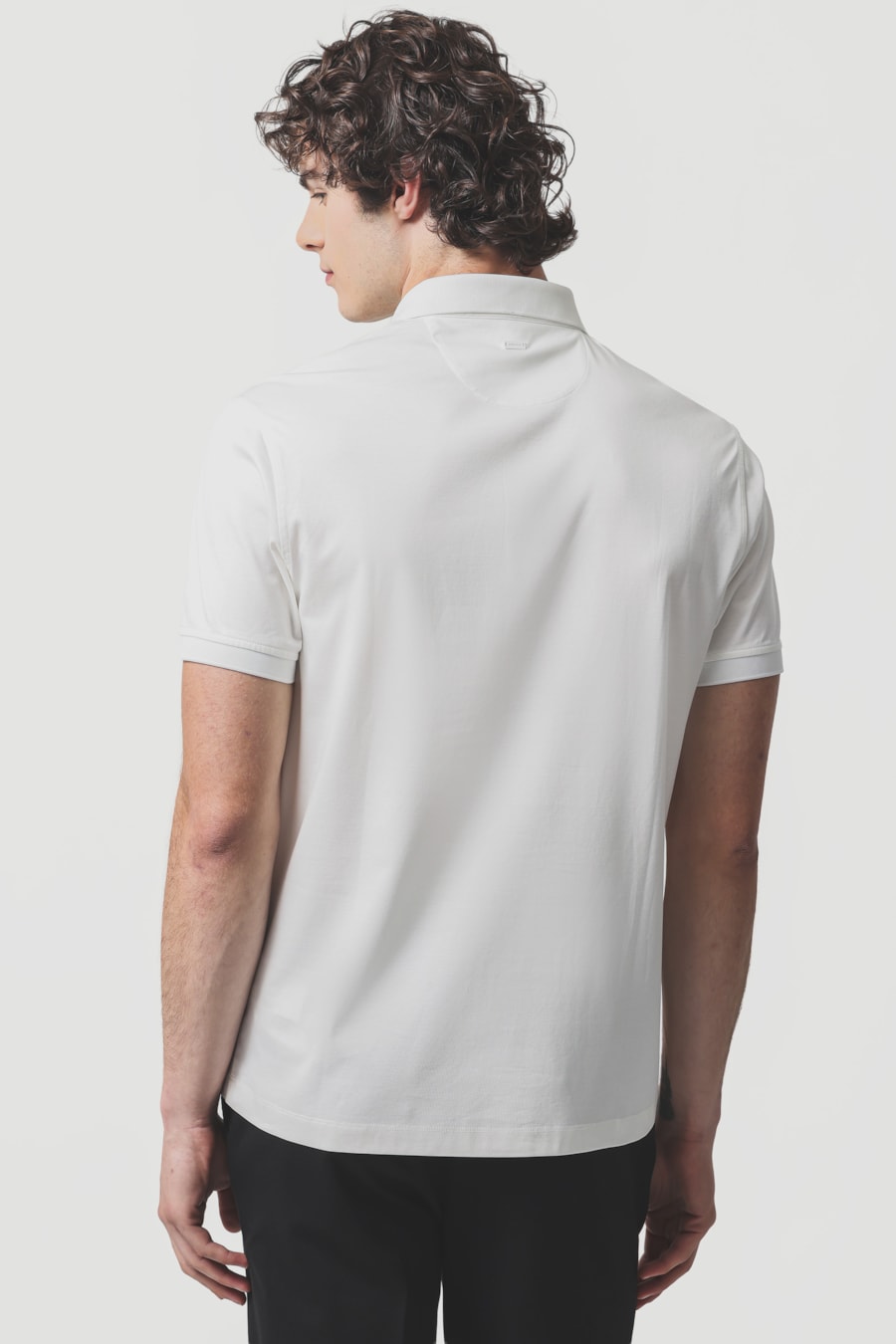 Polo Manga Curta Silk Blend Modal Off White — foto 5 de 6
