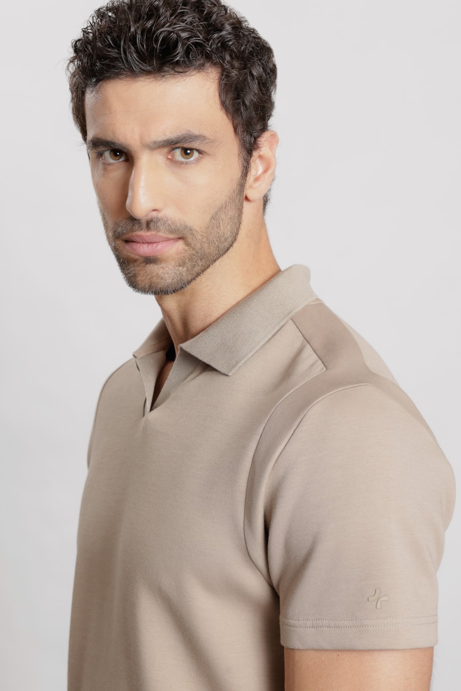 Polo Manga Curta Softprene Fendi — foto 3 de 6
