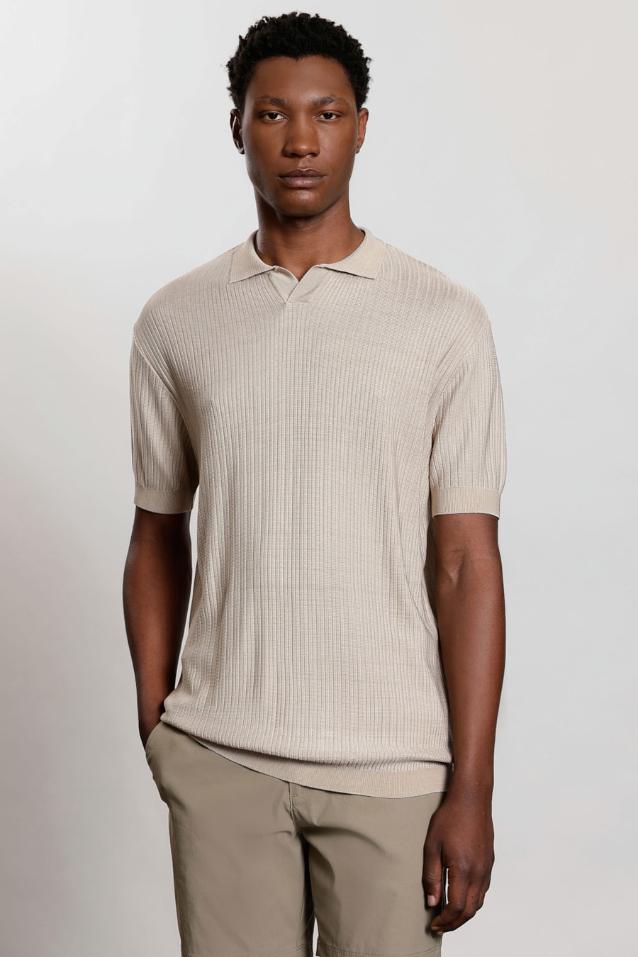 Polo Manga Curta Tricot Rib Rayon Camel — foto 1 de 6
