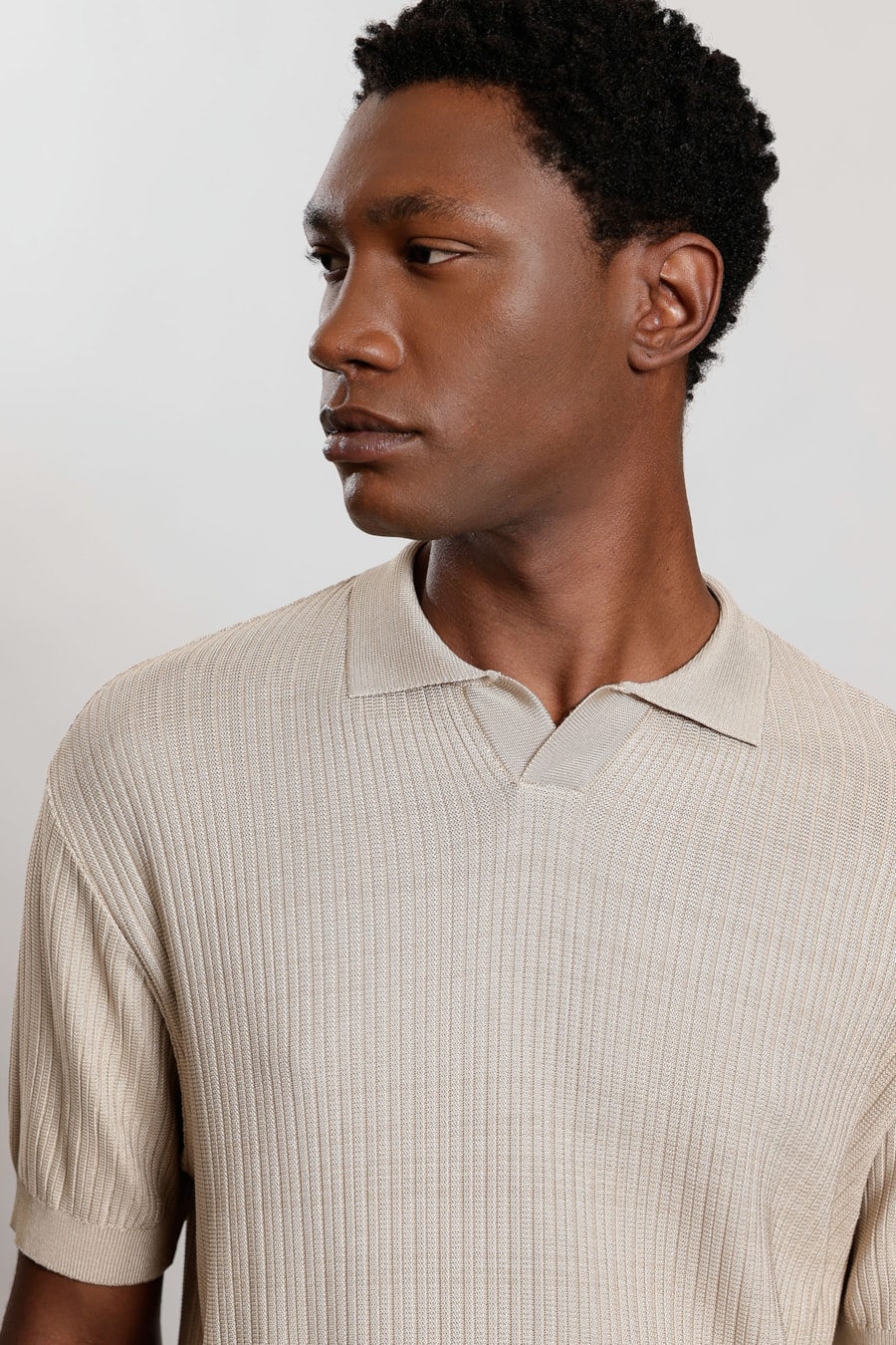 Polo Manga Curta Tricot Rib Rayon Camel — foto 3 de 6
