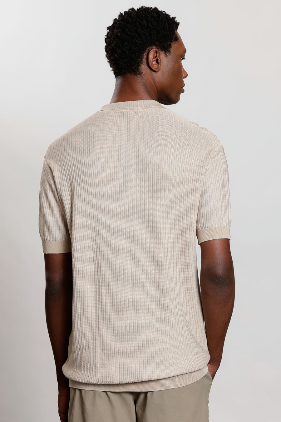 Polo Manga Curta Tricot Rib Rayon Camel — foto 4 de 6
