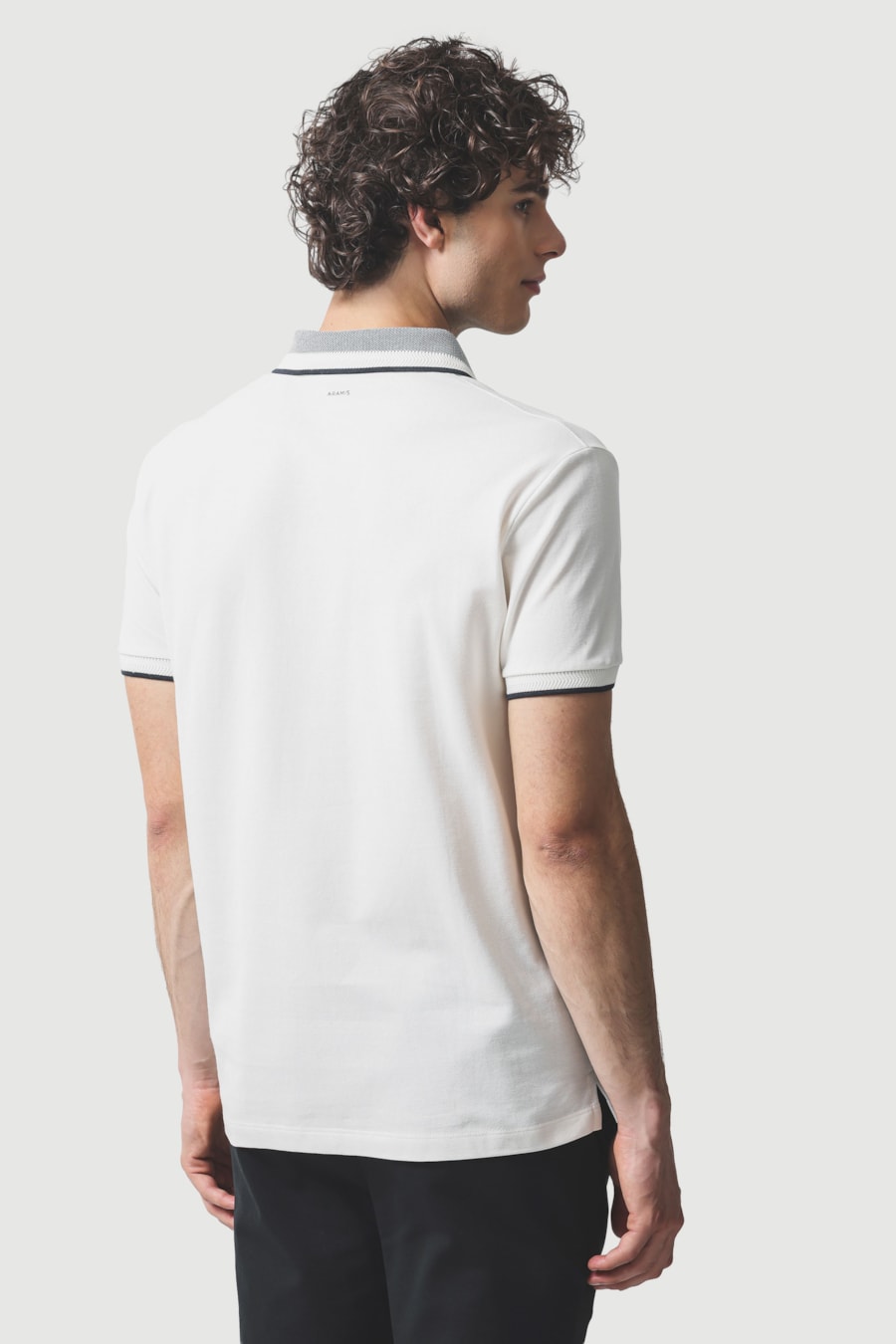 Polo Manga Curta Zíper Com Retilínea Binada Off White — foto 4 de 5