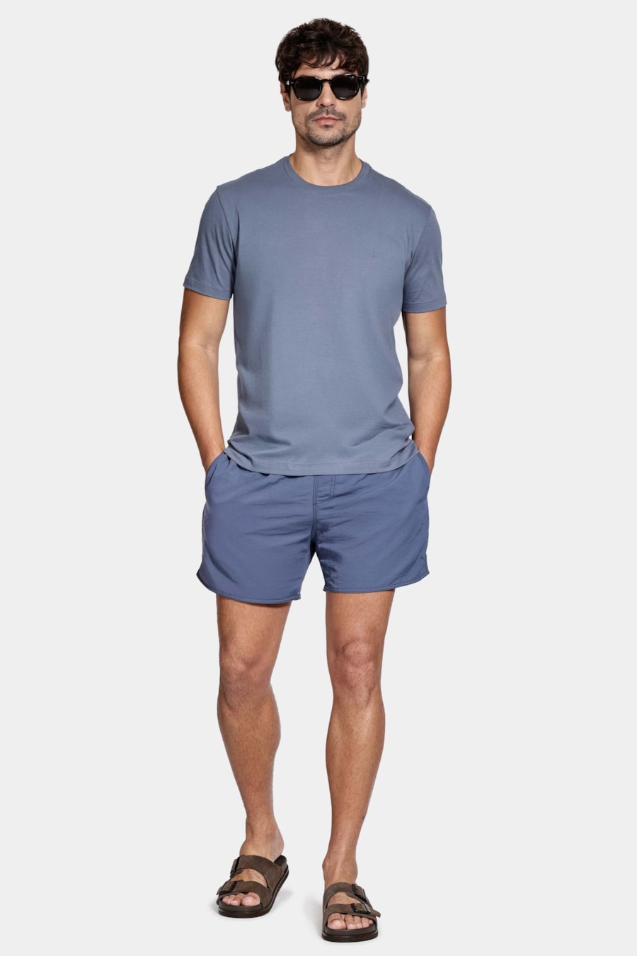 Shorts de Elástico Básico Color Azul Indigo — foto 2 de 8