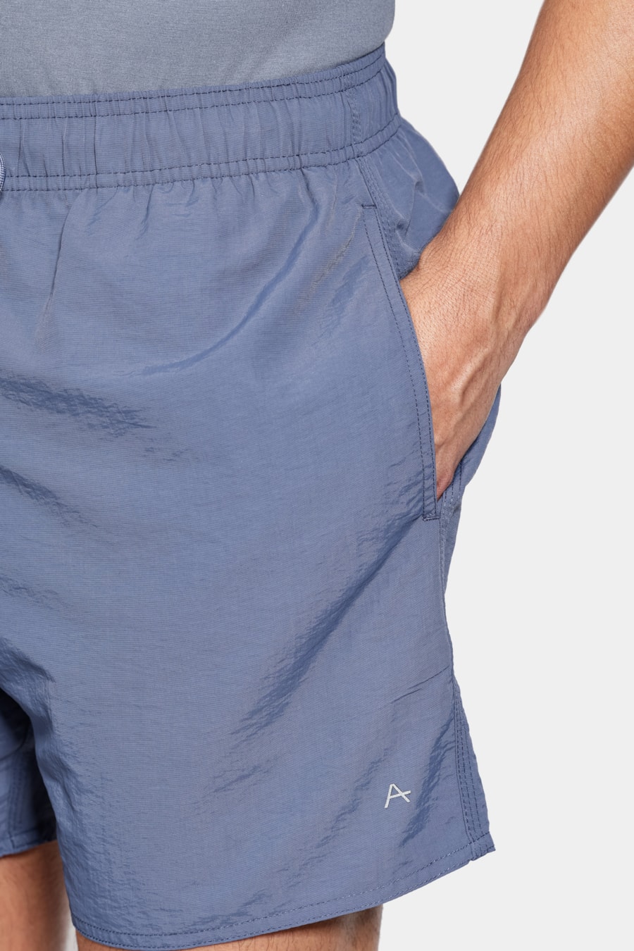 Shorts de Elástico Básico Color Azul Indigo — foto 3 de 8
