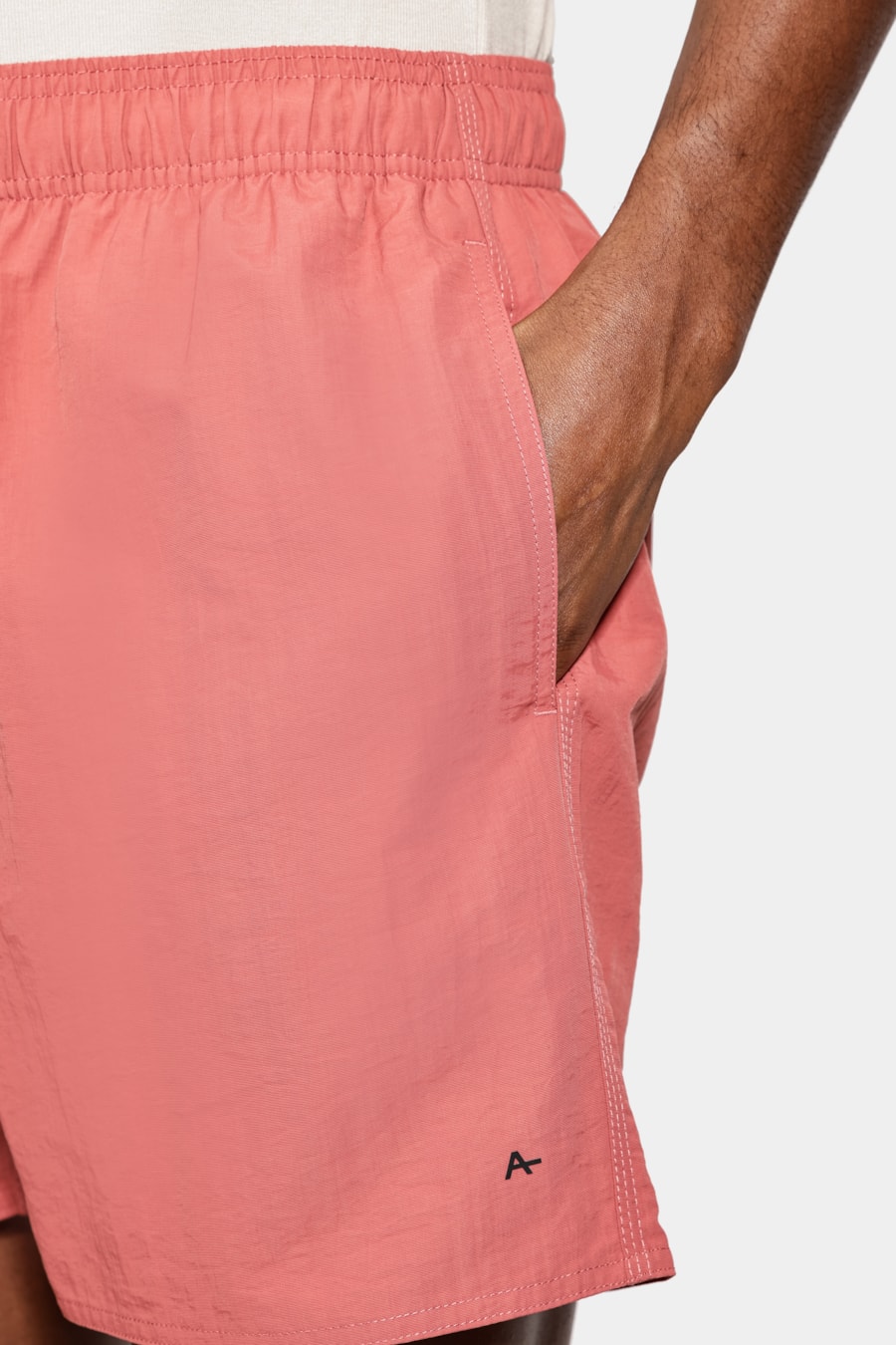Shorts de Elástico Básico Color Vermelho — foto 3 de 8