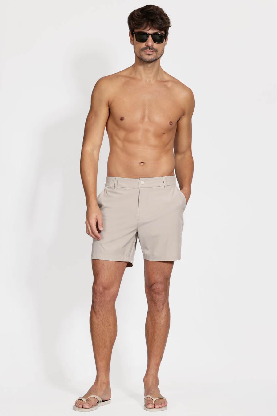 Shorts Tecnológico Com Fivela Areia — foto 7 de 9