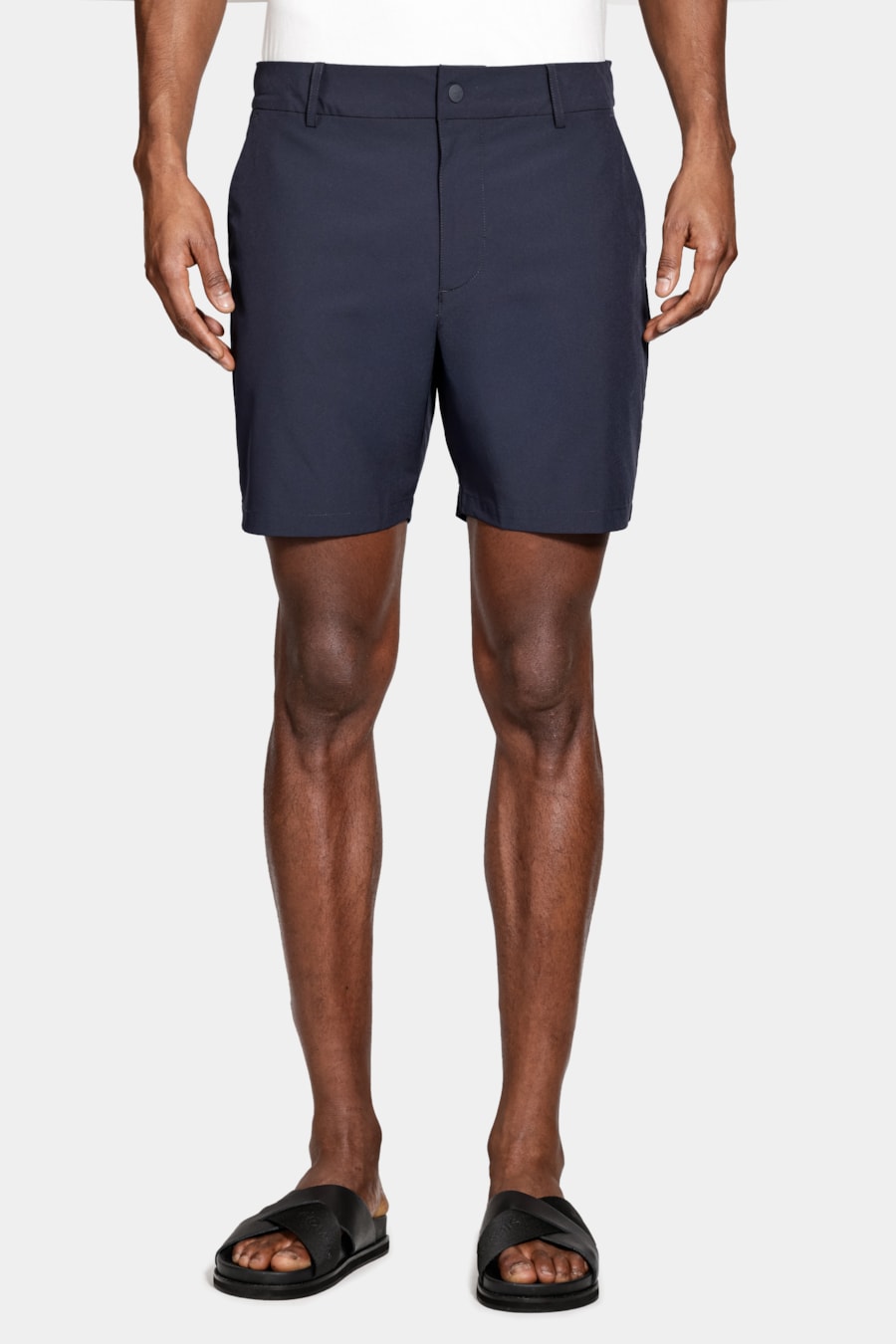 Shorts Tecnológico Com Fivela Marinho — foto 1 de 9