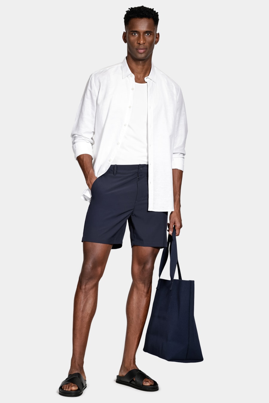 Shorts Tecnológico Com Fivela Marinho — foto 2 de 9