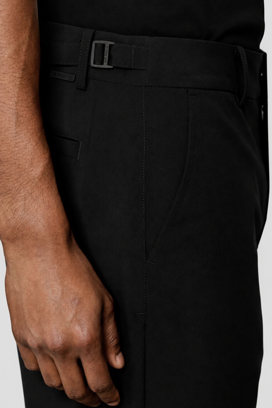 Shorts Tecnológico Com Fivela Preto — foto 3 de 8