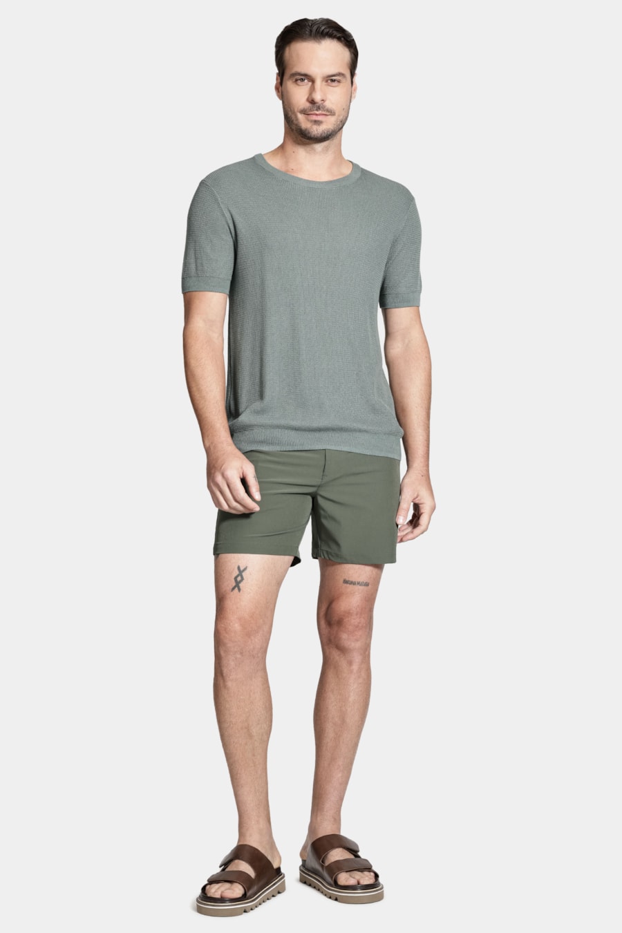 Shorts Tecnológico Com Fivela Verde Militar — foto 2 de 8
