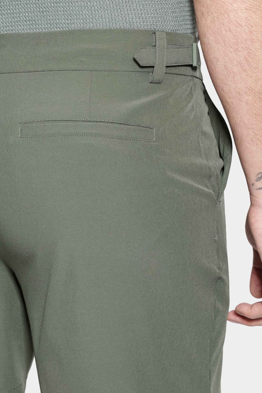 Shorts Tecnológico Com Fivela Verde Militar — foto 4 de 8