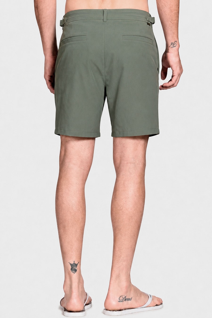 Shorts Tecnológico Com Fivela Verde Militar — foto 8 de 8