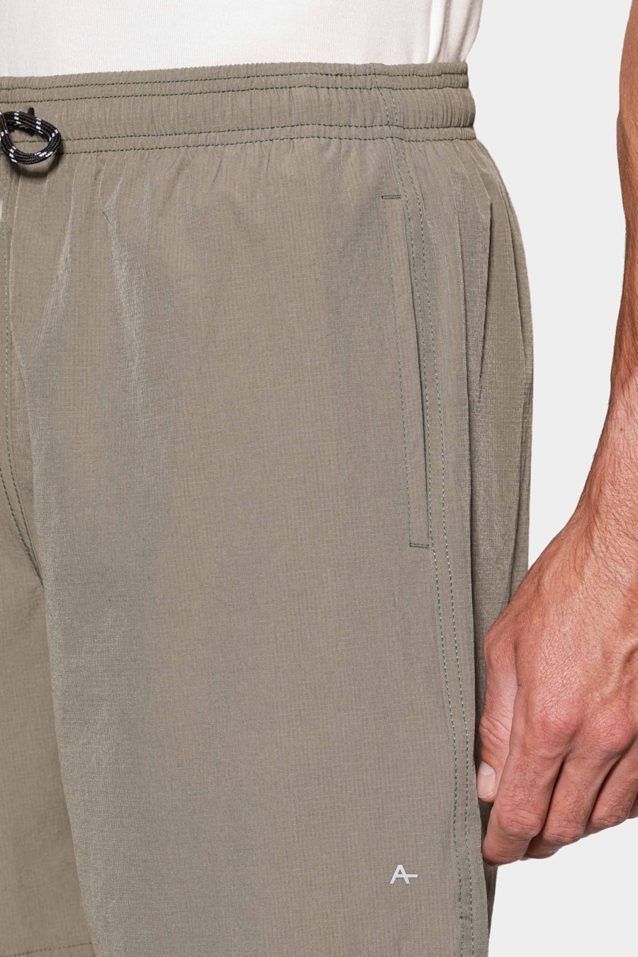 Shorts Water Repellent Verde Militar — foto 3 de 10