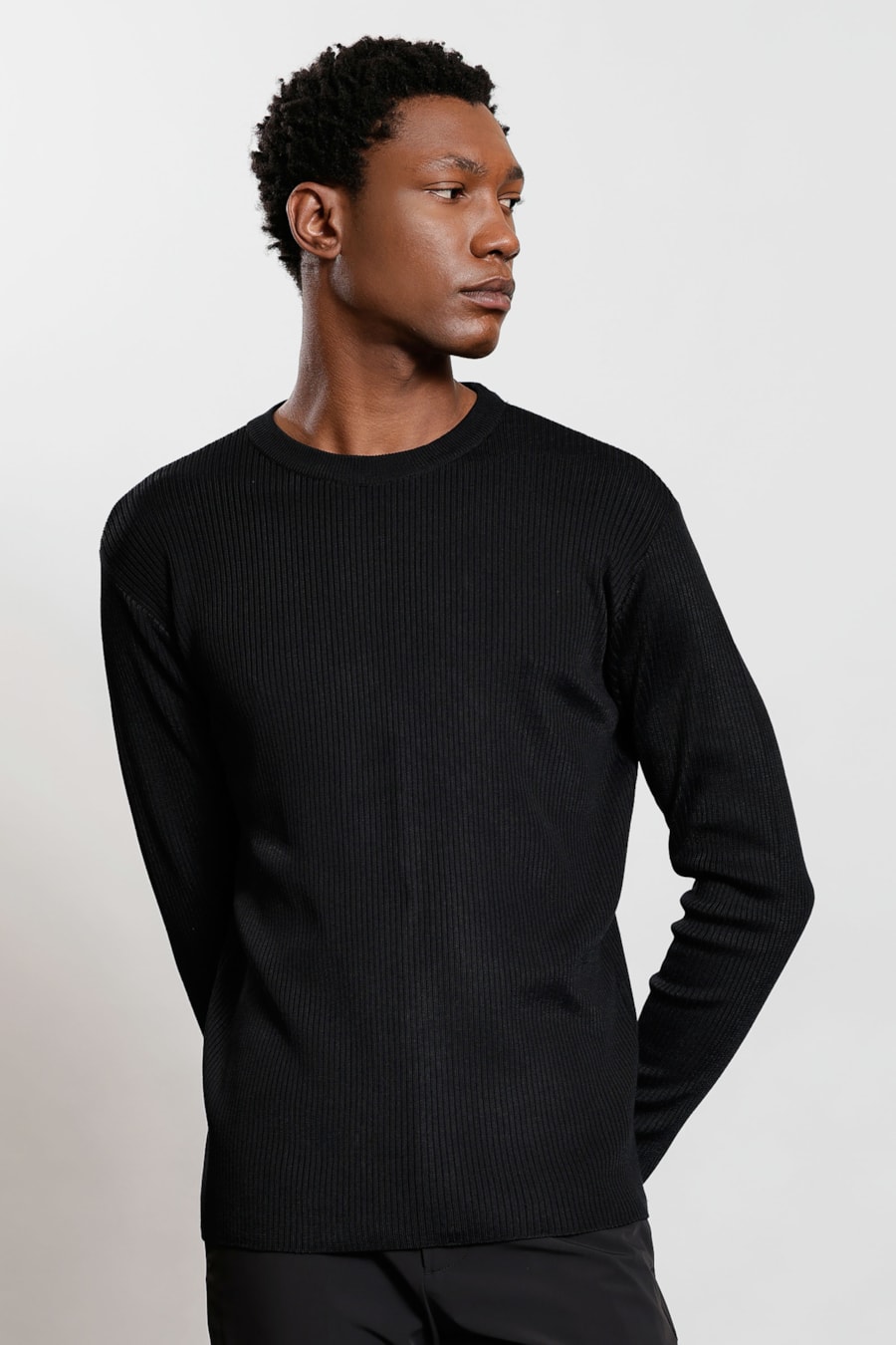 Suéter Manga Longa Tricot Rayon Preto — foto 1 de 6