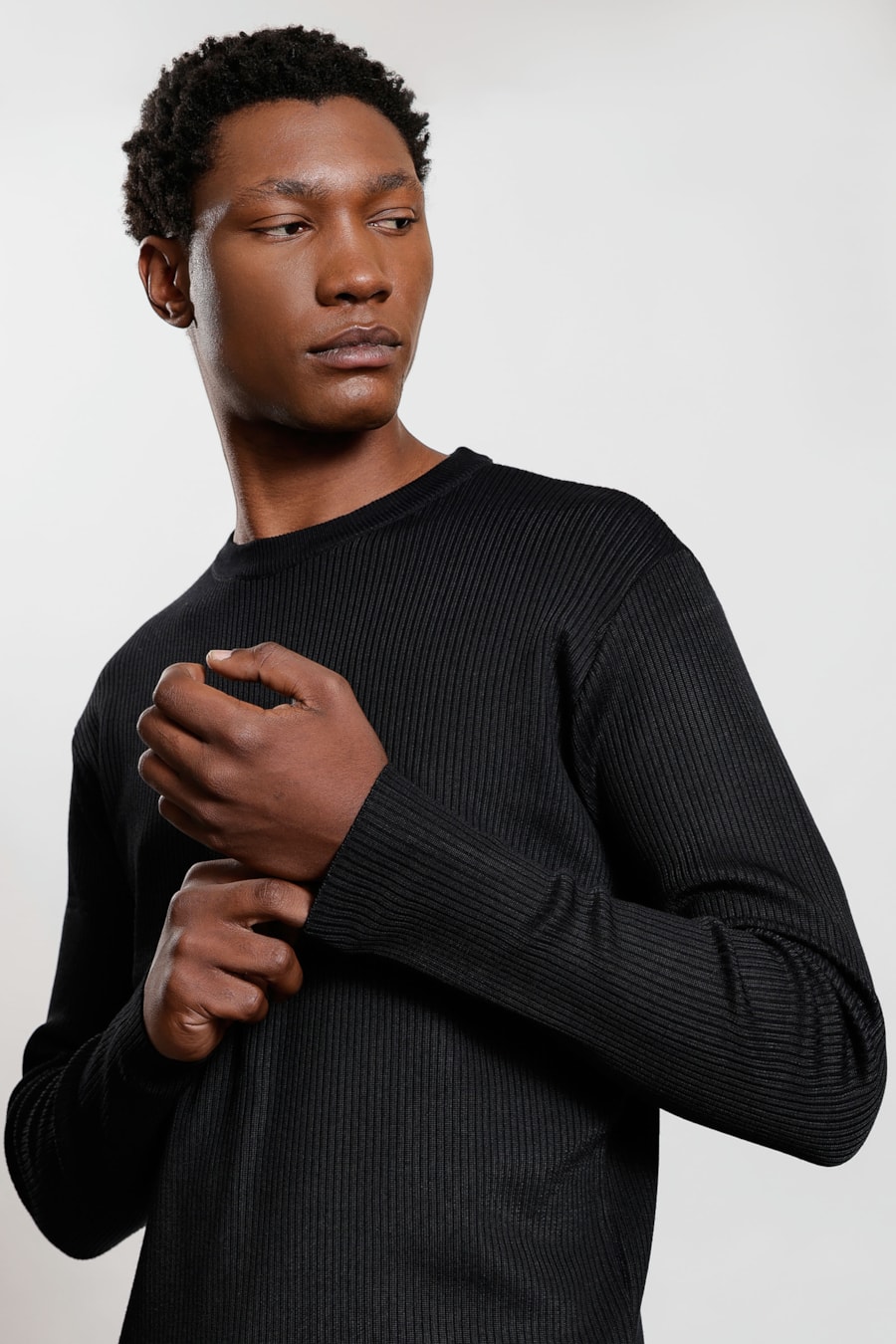 Suéter Manga Longa Tricot Rayon Preto — foto 3 de 6
