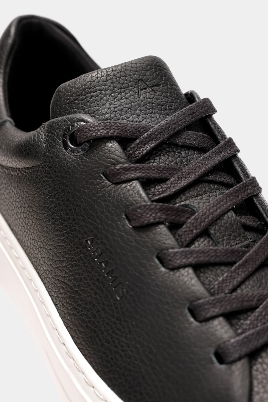 Tênis Couro Neat Low Preto — foto 5 de 6