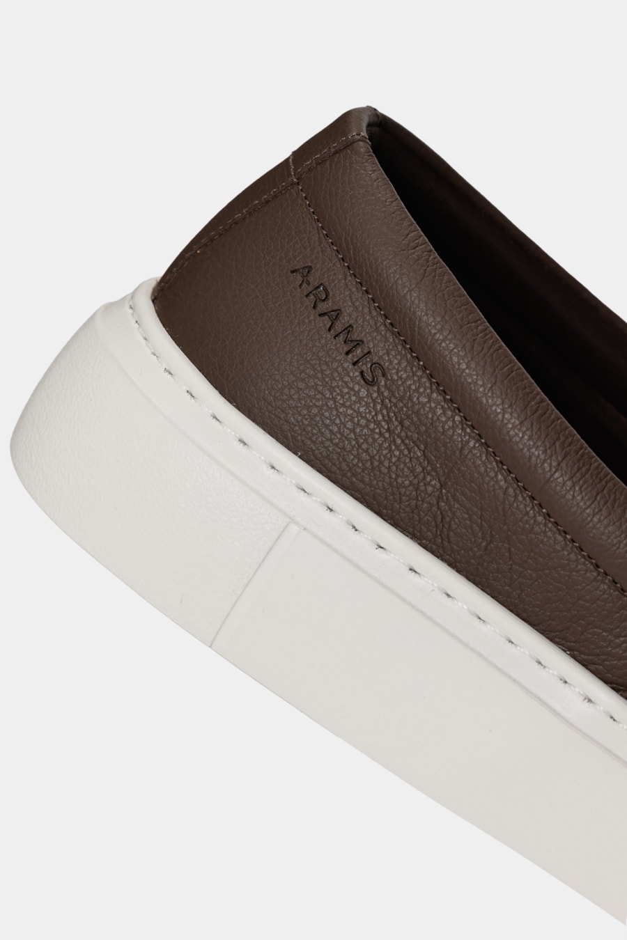 Tênis Couro Neat Slip On Cafe — foto 5 de 6