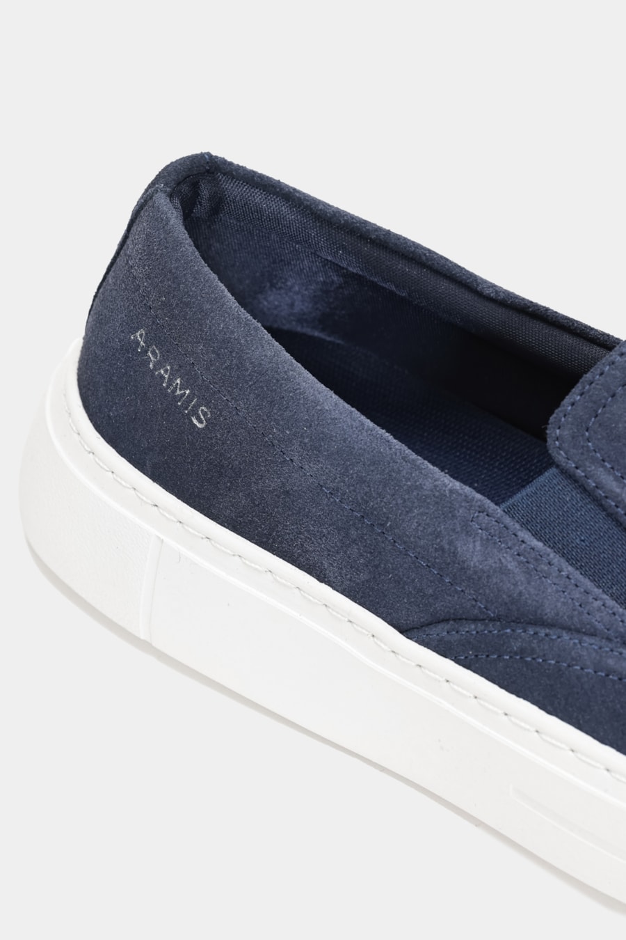 Tênis Slip On Camurça Aramis Marinho — foto 5 de 6